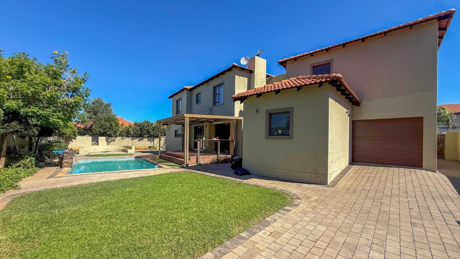 4 Bedroom Property for Sale in Birdwood Estate North West